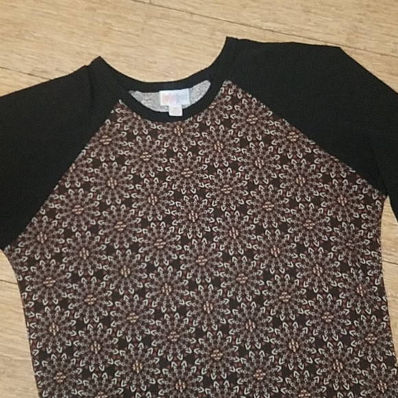 LulaRoe Randy Baseball Tee - Picture 2 of 13